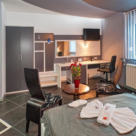 Garni Hotel Lama Κραγκούγιεβατς Εξωτερικό φωτογραφία