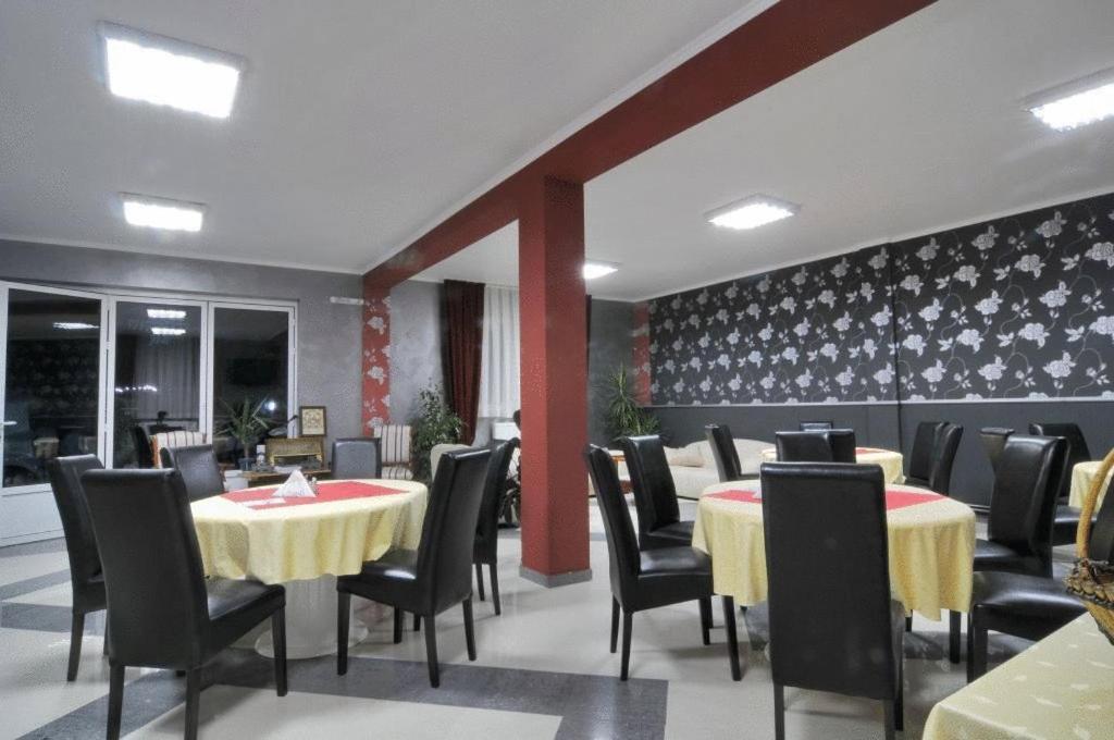 Garni Hotel Lama Κραγκούγιεβατς Εξωτερικό φωτογραφία