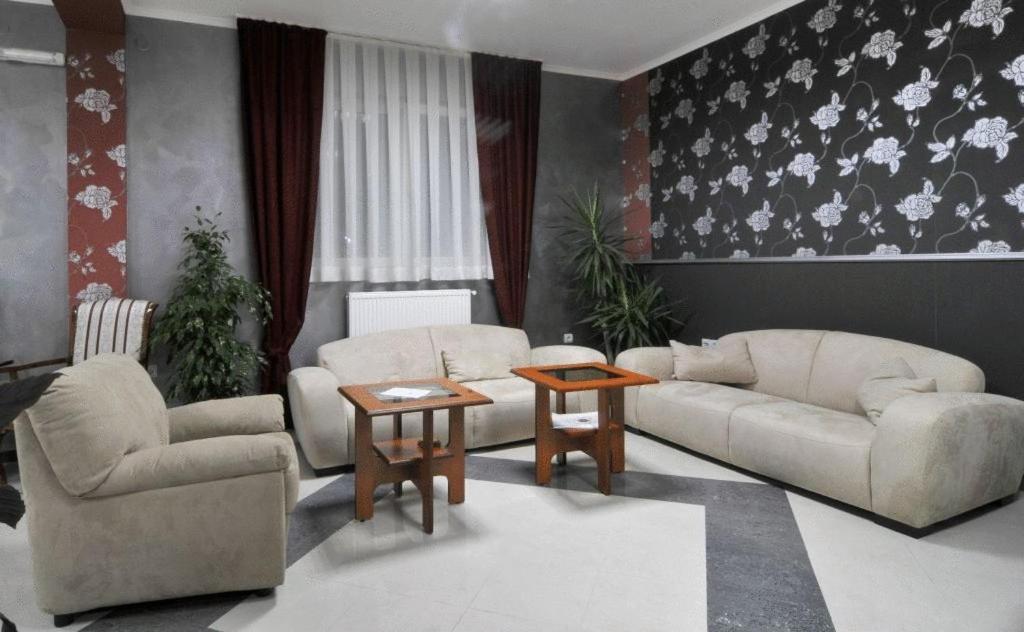 Garni Hotel Lama Κραγκούγιεβατς Εξωτερικό φωτογραφία
