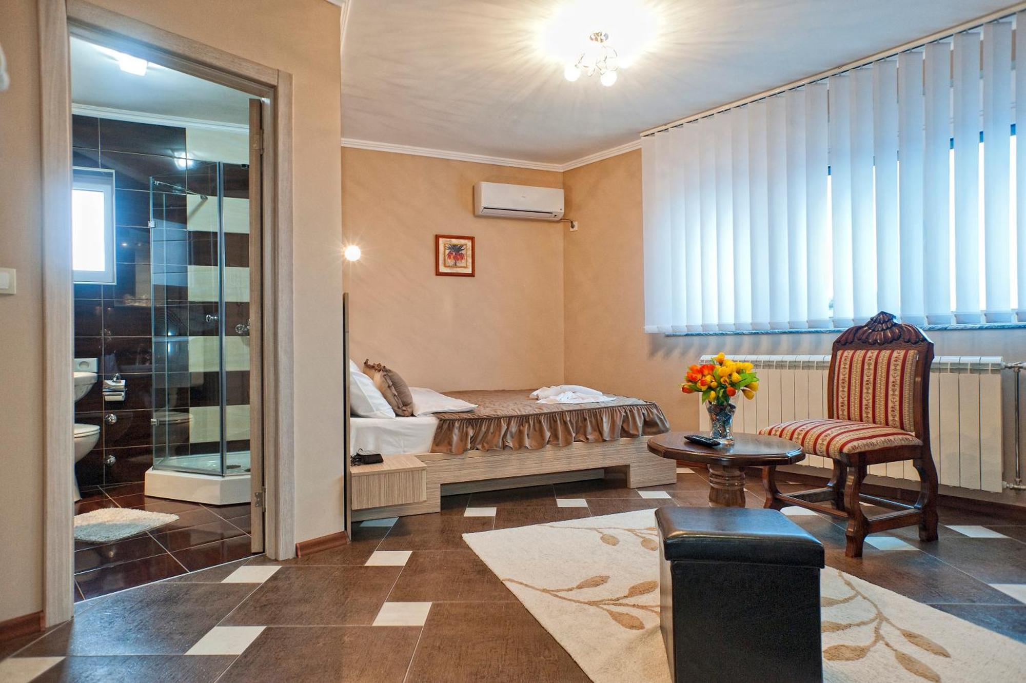 Garni Hotel Lama Κραγκούγιεβατς Εξωτερικό φωτογραφία
