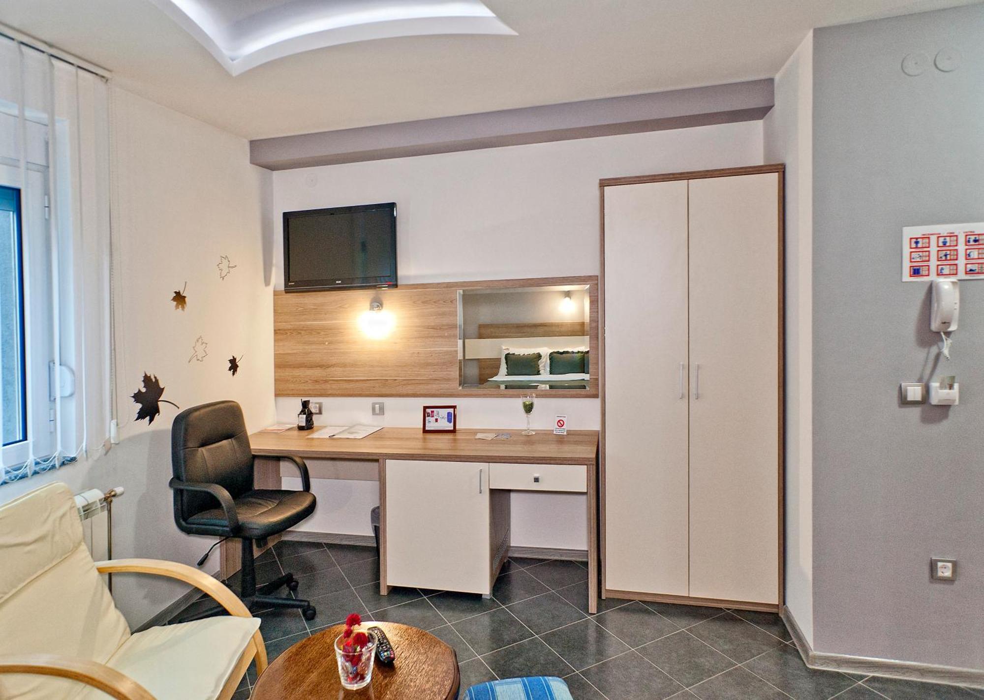 Garni Hotel Lama Κραγκούγιεβατς Εξωτερικό φωτογραφία