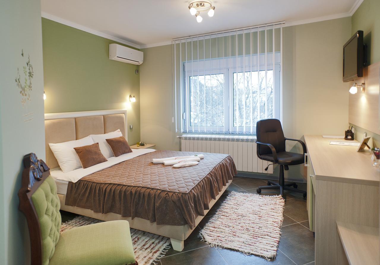 Garni Hotel Lama Κραγκούγιεβατς Εξωτερικό φωτογραφία