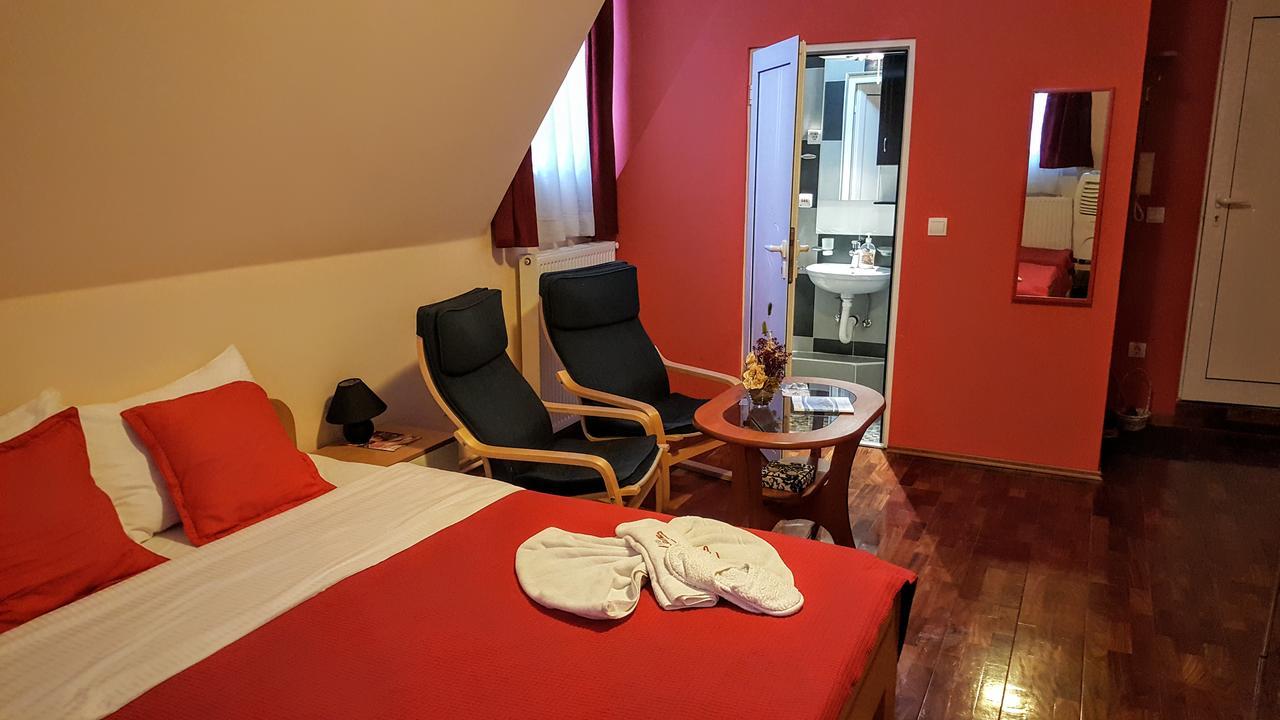 Garni Hotel Lama Κραγκούγιεβατς Εξωτερικό φωτογραφία