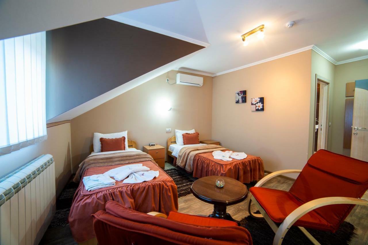 Garni Hotel Lama Κραγκούγιεβατς Εξωτερικό φωτογραφία