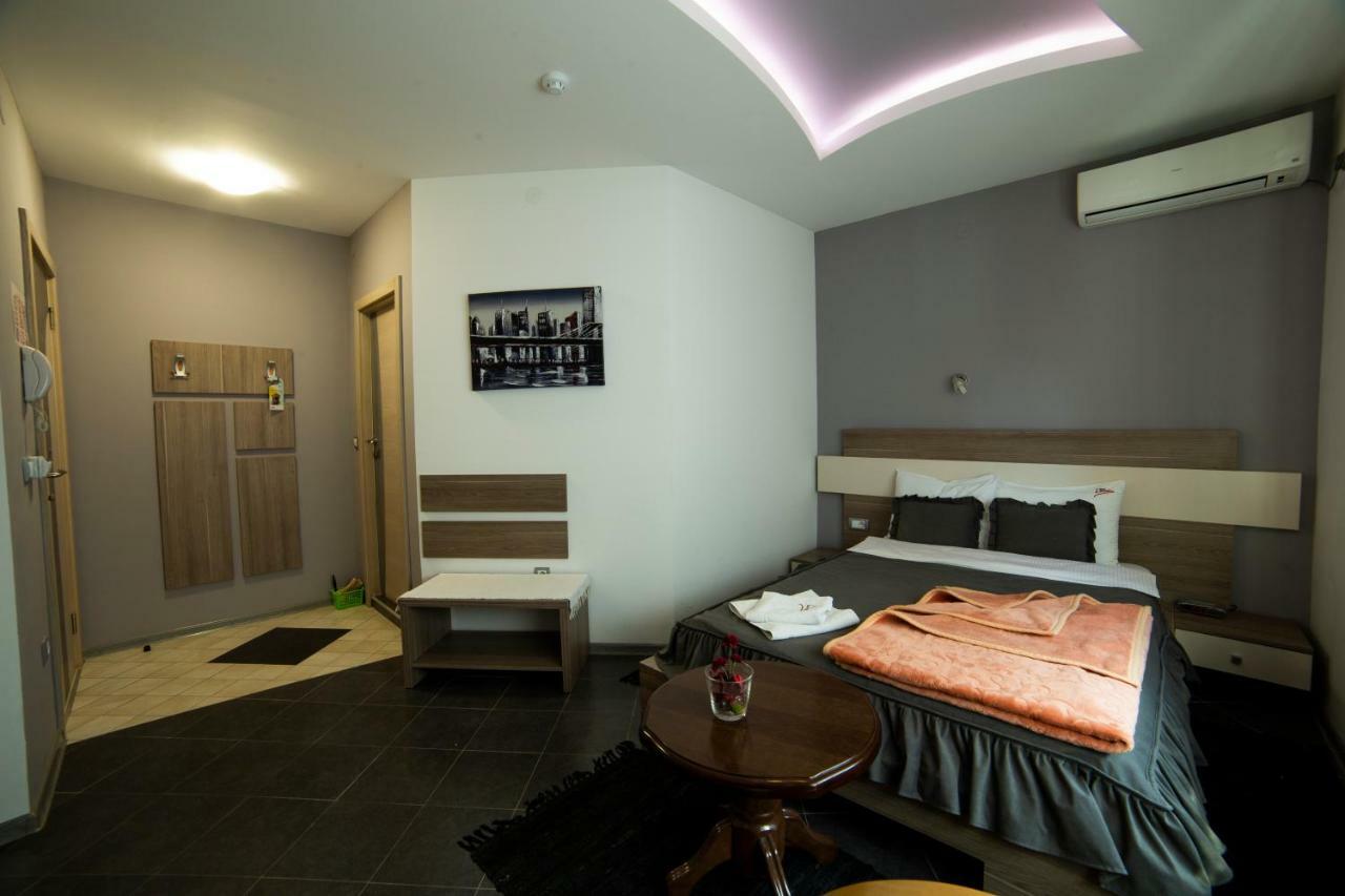 Garni Hotel Lama Κραγκούγιεβατς Εξωτερικό φωτογραφία